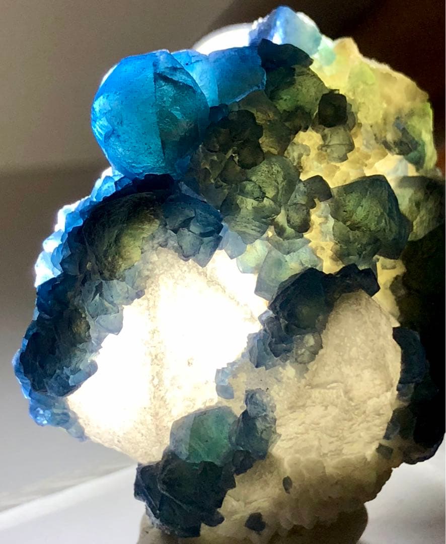 【美透過！】ブルーベリーフローライト　内モンゴル　蛍石