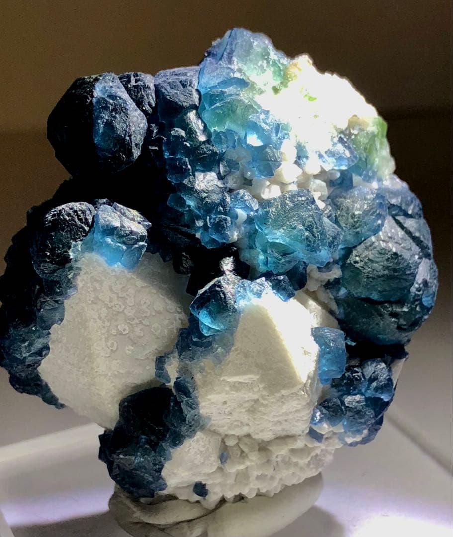 【美透過！】ブルーベリーフローライト　内モンゴル　蛍石