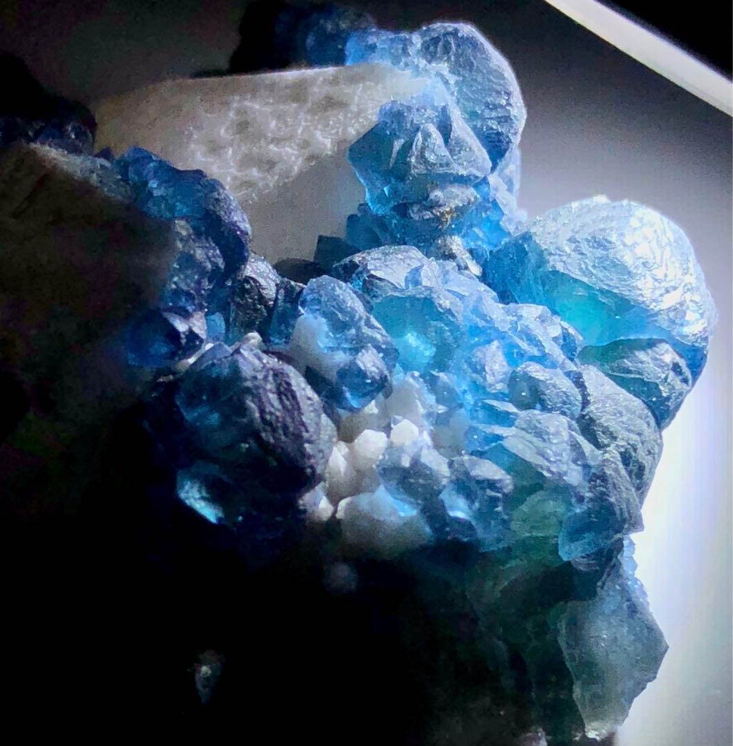 【美透過！】ブルーベリーフローライト　内モンゴル　蛍石