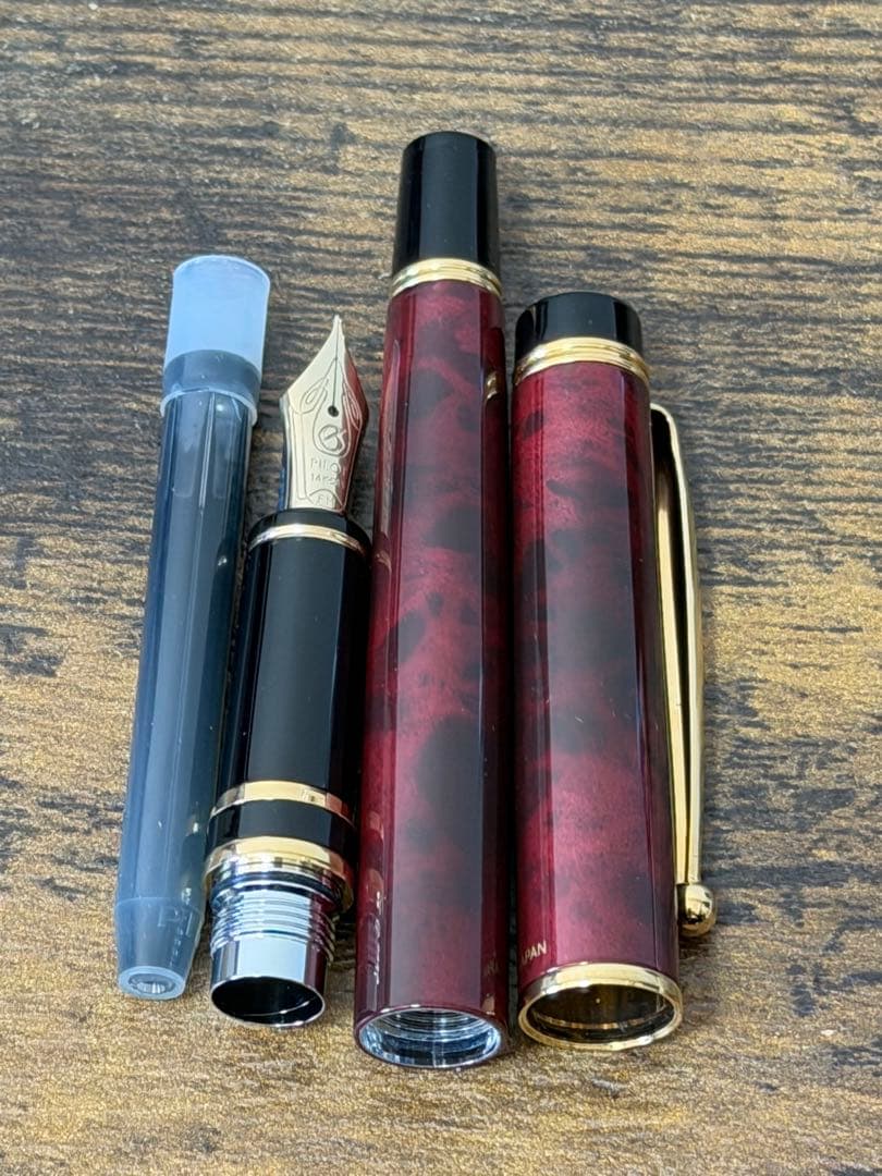 新品未使用　2008年製　初期型　グランセ　ルビーレッド　マーブル　万年筆 FM