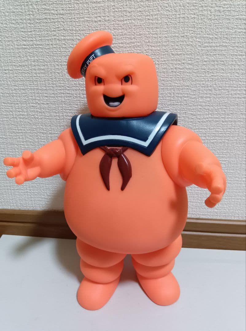 ダイヤモンドセレクト　ゴーストバスターズ　マシュマロマン　フィギュア　蓄光