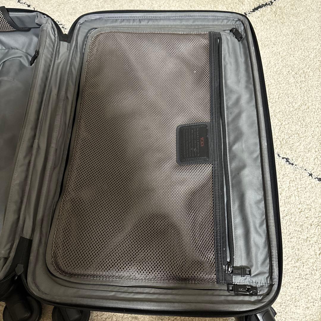 TUMI 22060 ALPHA2・4ウィール・キャリースーツケース ブラック