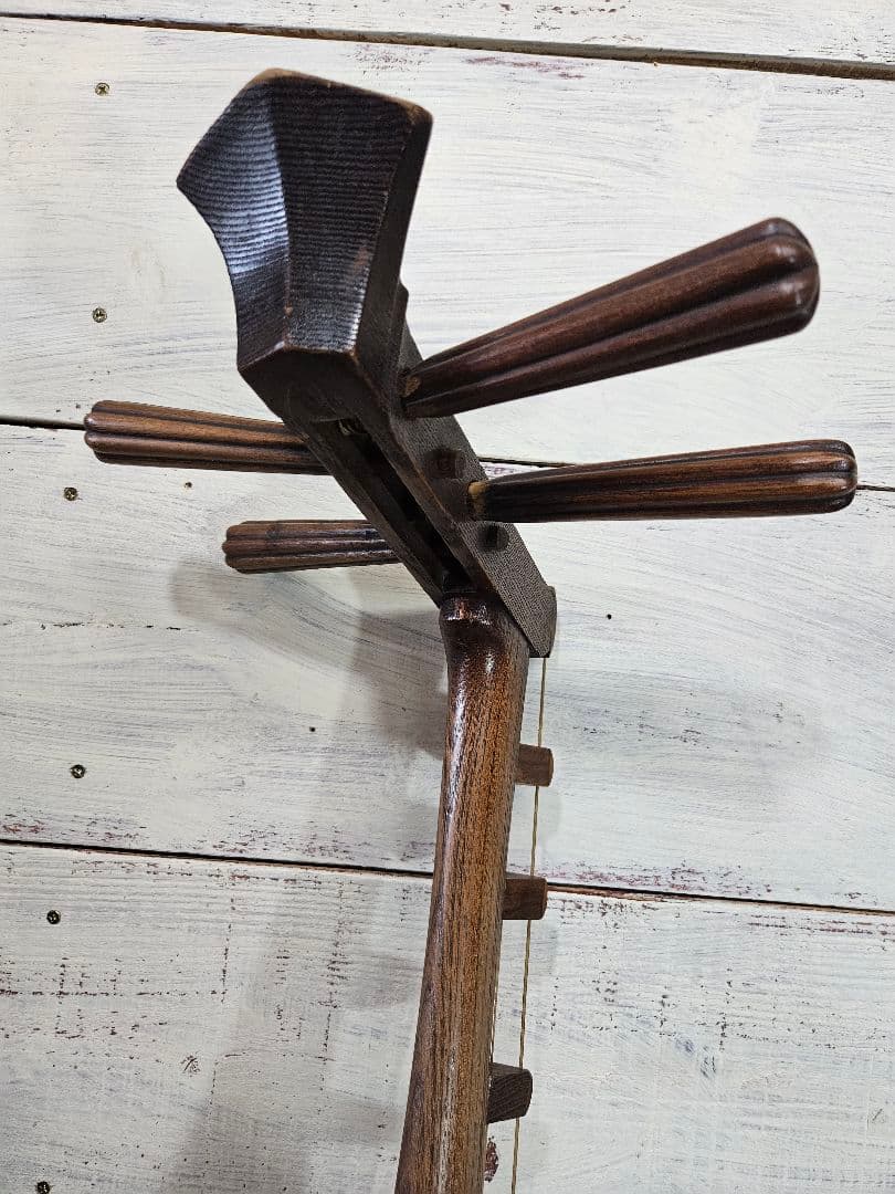 日本のアンティーク 筑前琵琶 四弦五柱　撥 弦楽器 和楽器 琵琶 木製 半月飾り