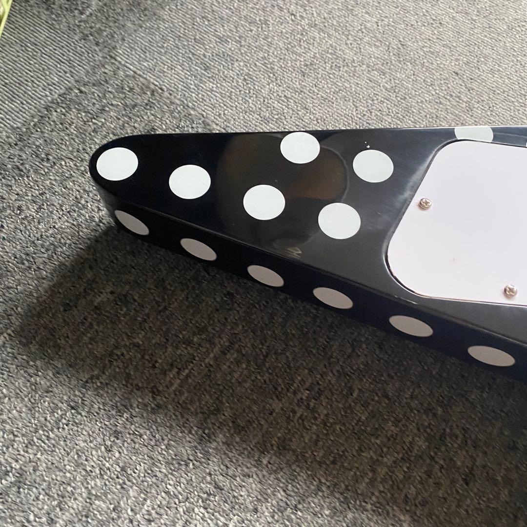 しんノーブランド ランディーローズ フライングV 黒/白 ポルカドット