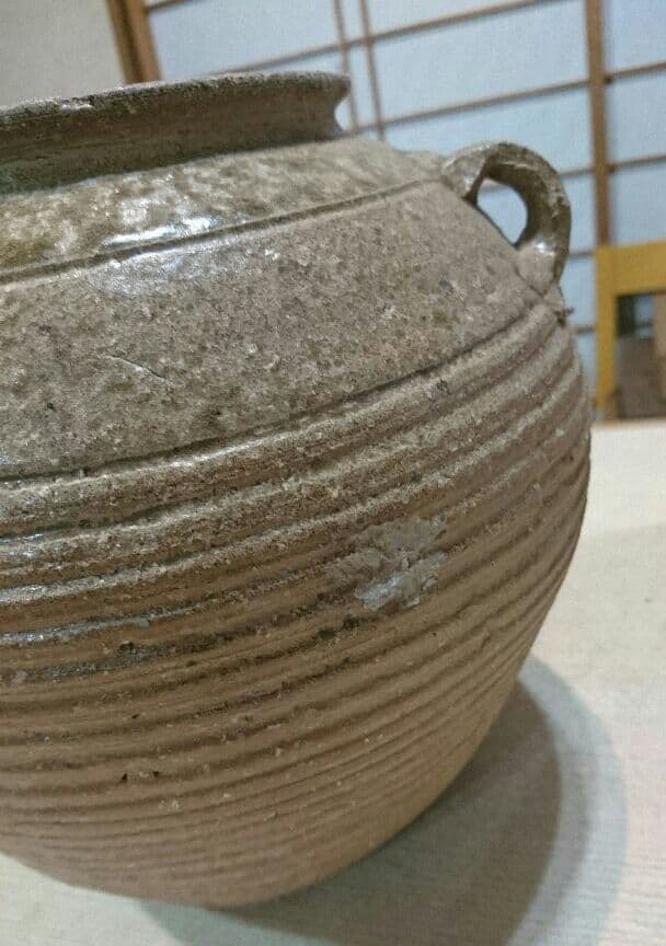 古越州灰陶線刻両耳壺 周末漢時代
