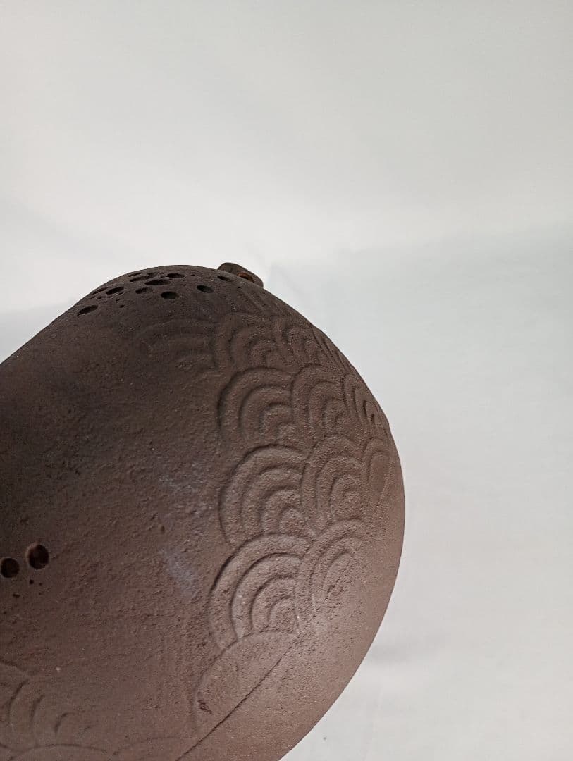 【茶道具】青海波紋様姥口丸釜　南鐐摘み　亀甲鐶付　茶釜　釜368