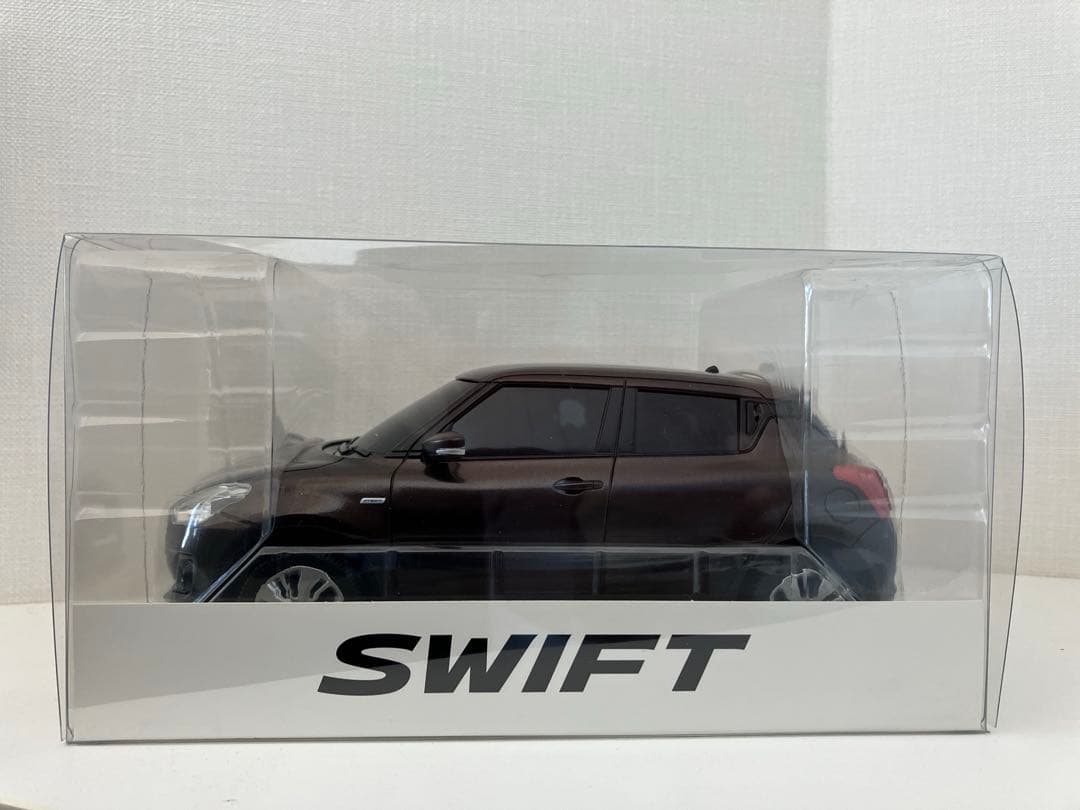 【送料込】スズキ 4代目スイフト 1/18カラーサンプル