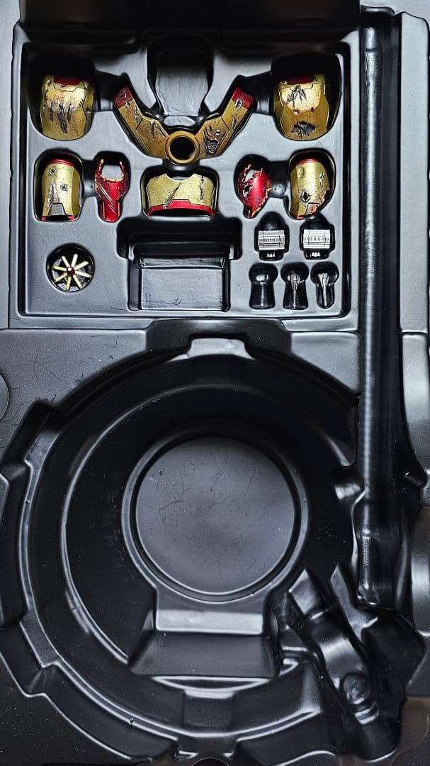 ※箱と付属パーツ 1/6スケール アイアンマン・マーク42 2.0 ホットトイズ