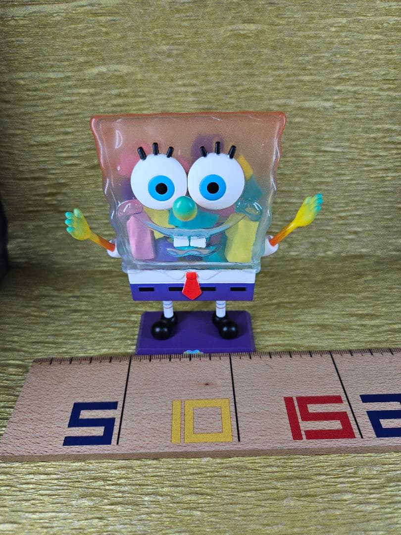 スポンジボブ カラフルフィギュア　シークレット　レア　高さ約12cm