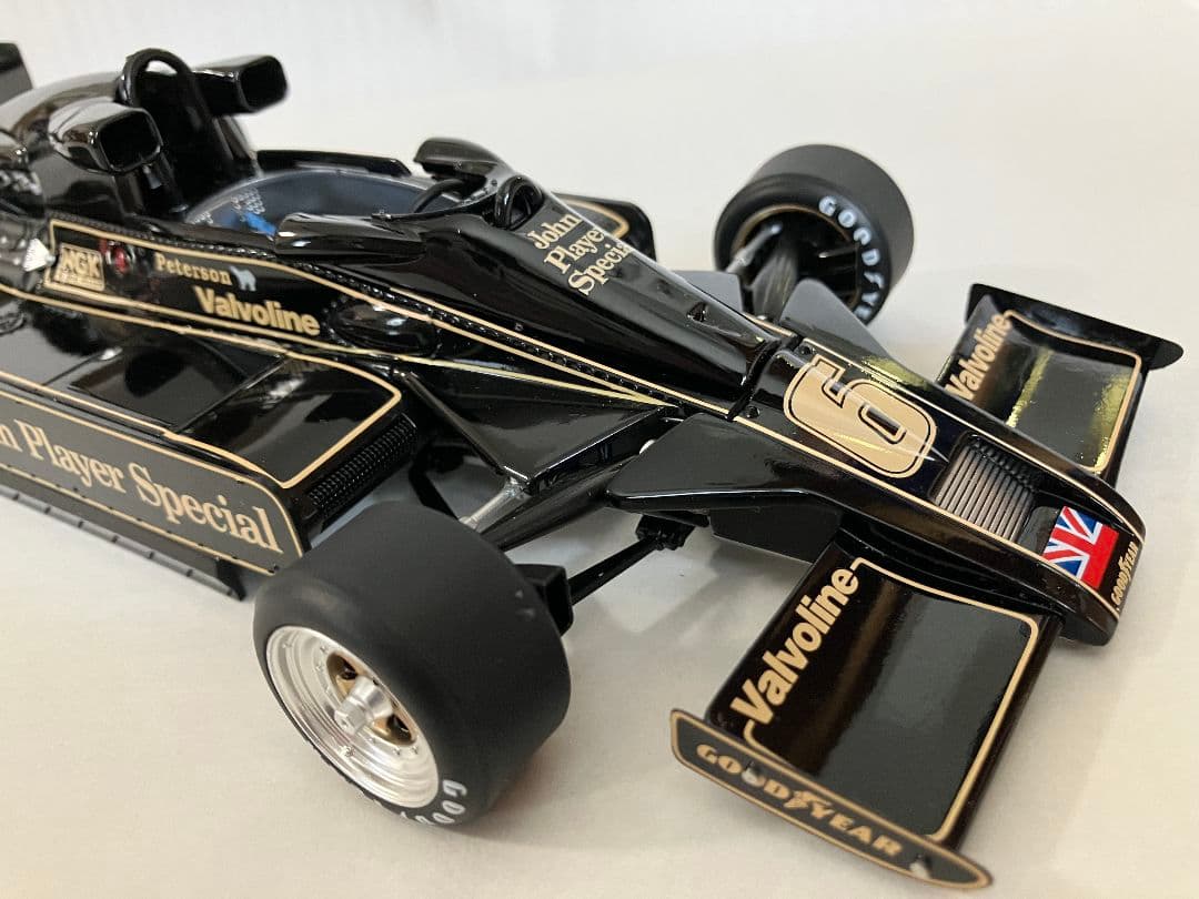 O⑧ ロータス78 ミニカー 1/18 ロニー・ピーターソン　JPS仕様