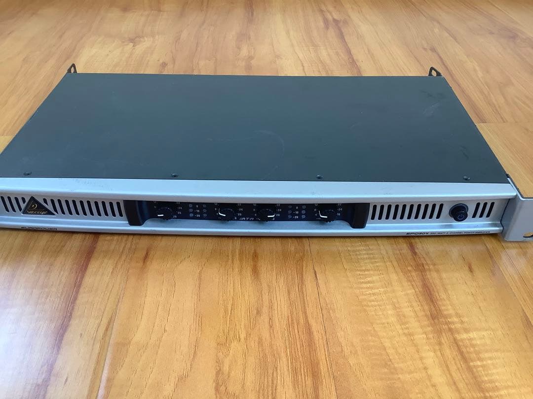 アンプ [z109]Behringer epq304