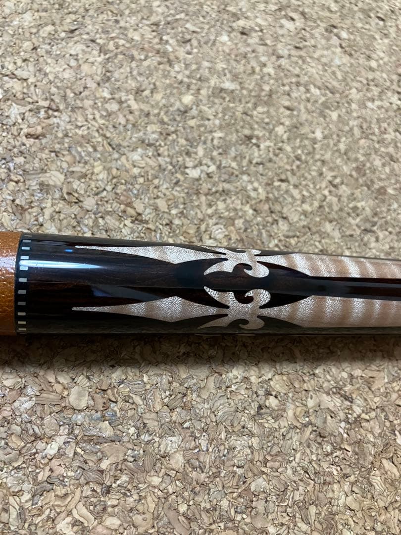 コグノセンティ　カスタムキュー