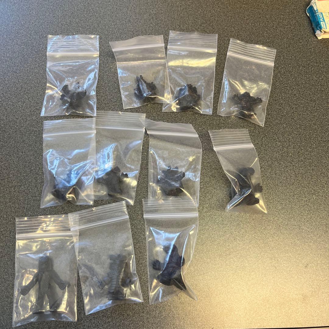 ウルトラマン怪獣消しゴムレア物黄、桃、黒。バラ売りok‼️