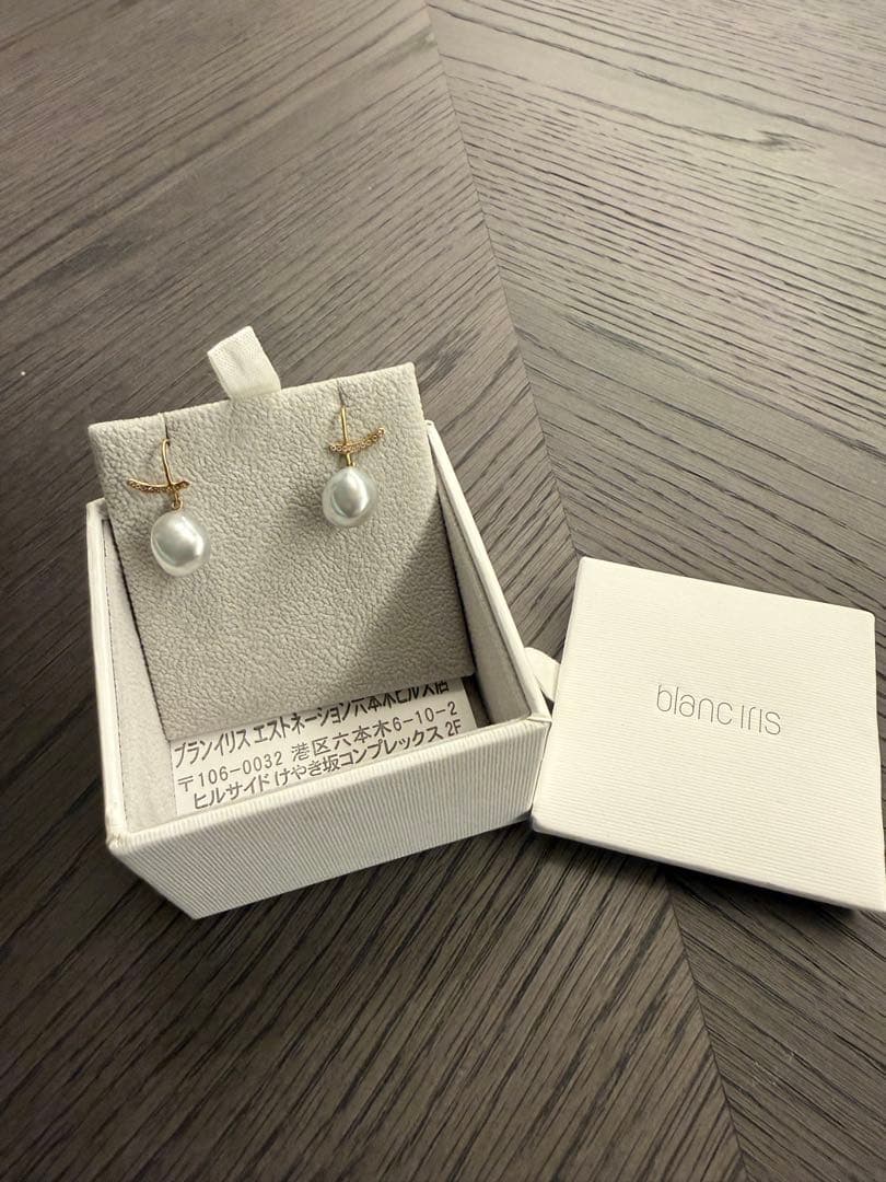 blanc iris パール付きピアス