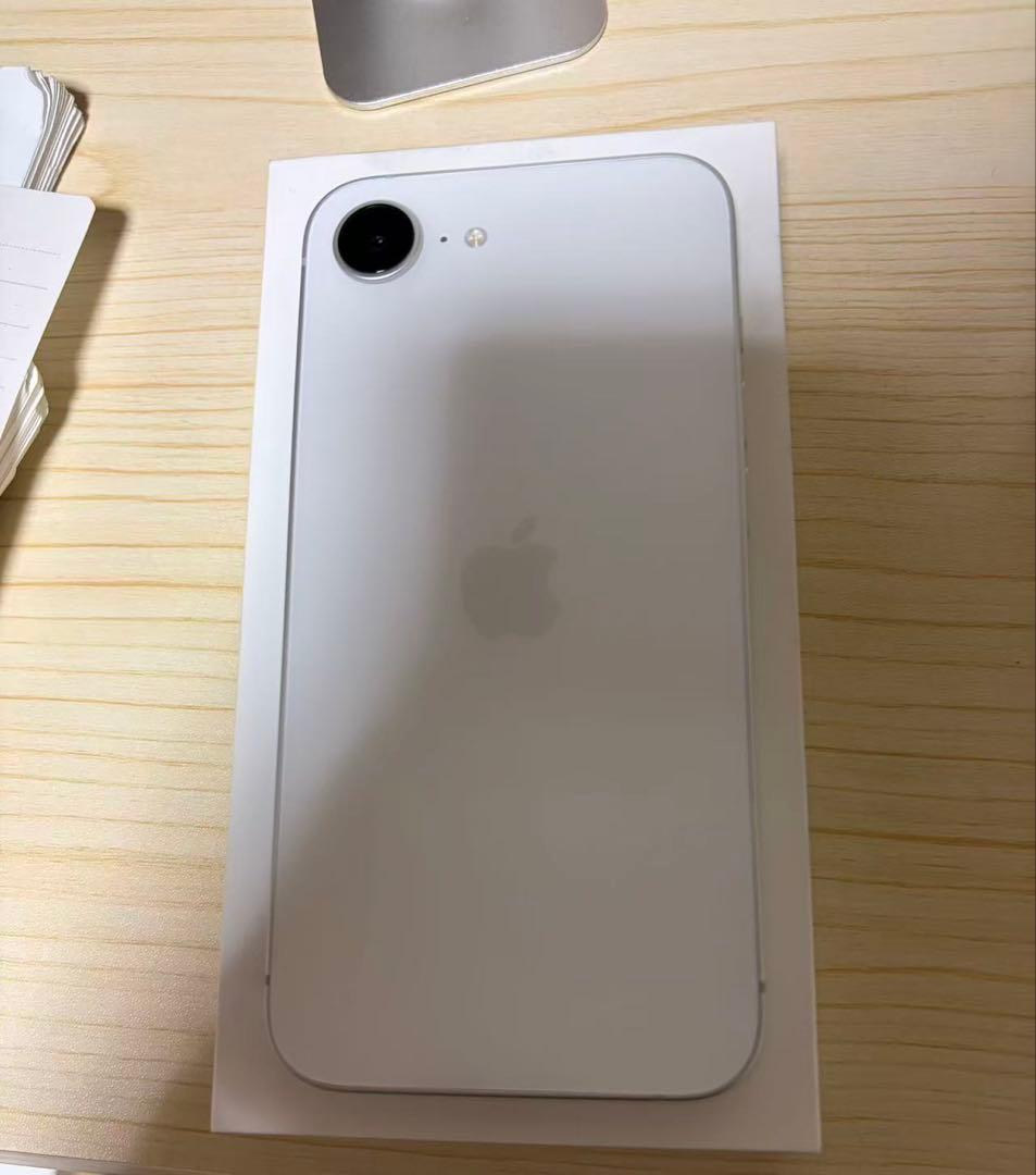 iPhone16e 256GB ホワイトSIMフリー