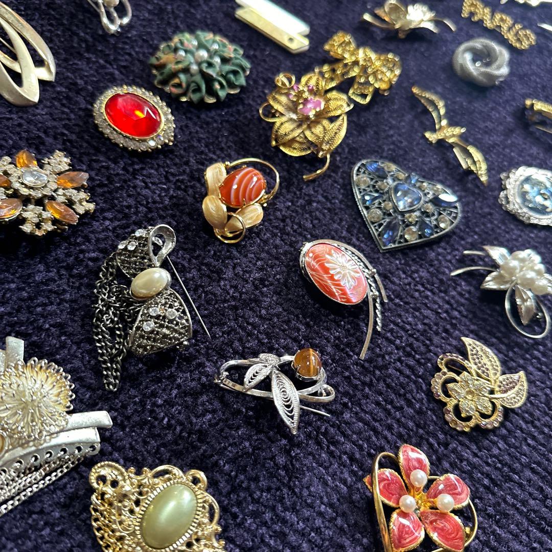 【vintage】ブローチ　200点　大量　まとめ売り