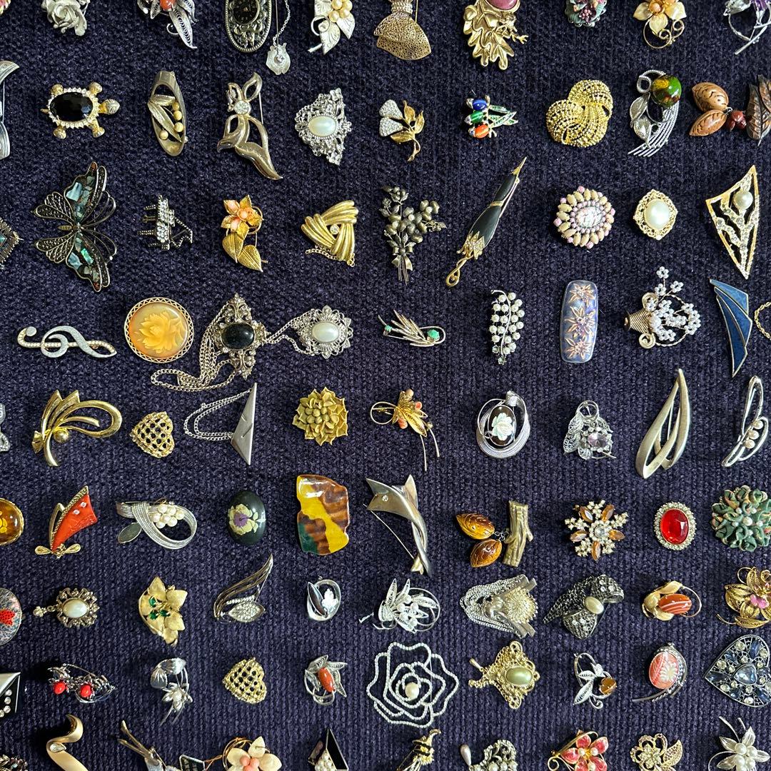 【vintage】ブローチ　200点　大量　まとめ売り