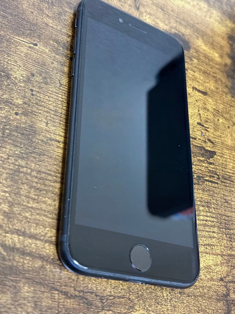 [美品] iPhoneSE 第三世代 256GB ミッドナイト