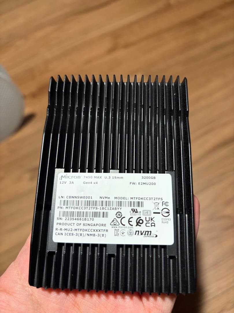 内蔵型SSD Micron 7450 MAX 3.2TB 2.5\