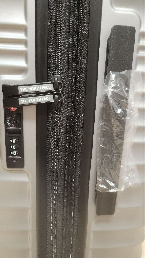 【新品未使用】THE NORTH FACE シルバー スーツケース 24インチ