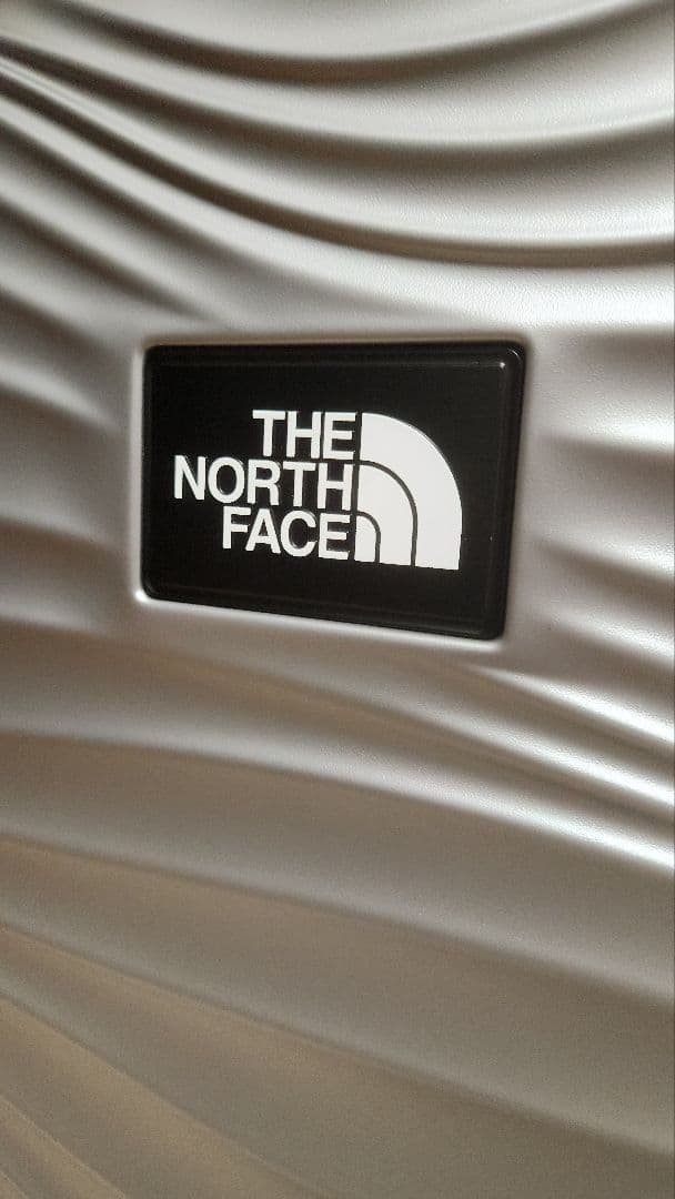 【新品未使用】THE NORTH FACE シルバー スーツケース 24インチ