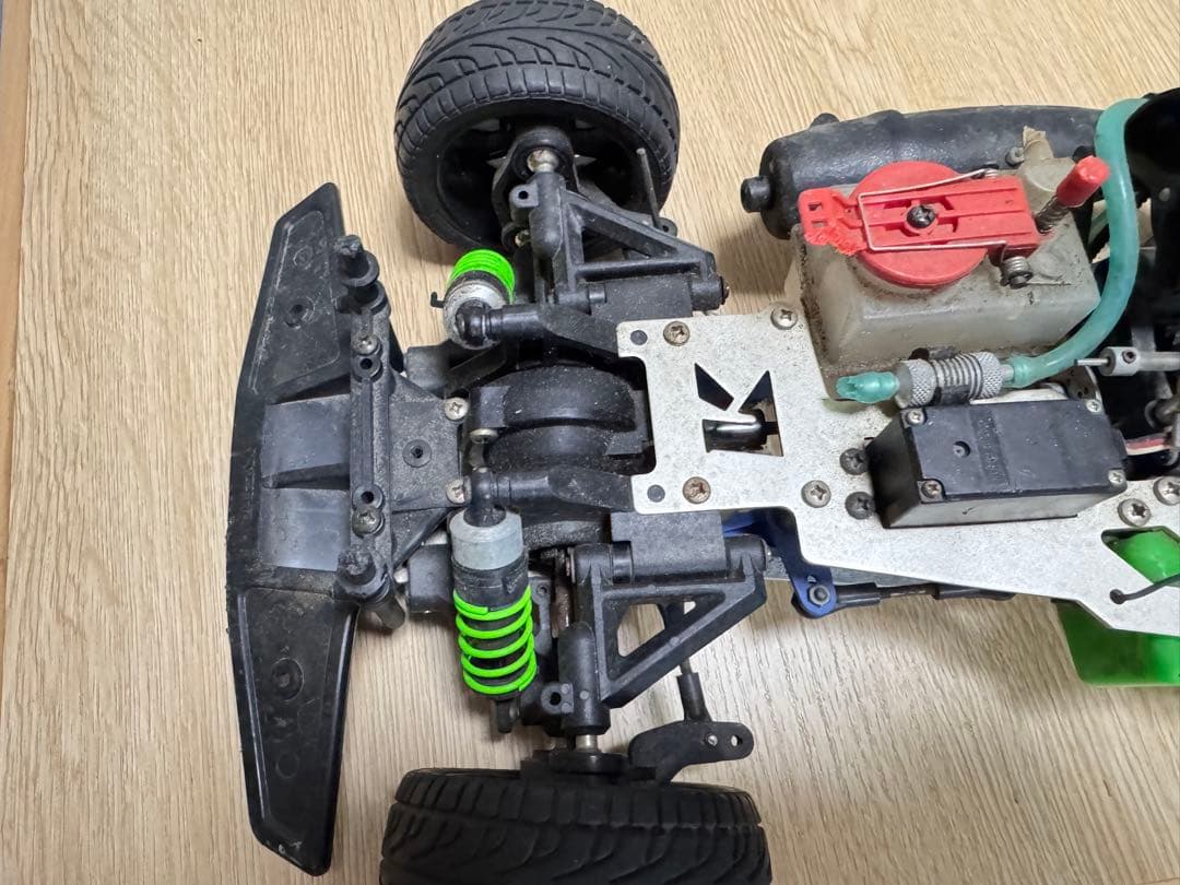 ラジコンカー 油圧サスペンション メタルシャーシ