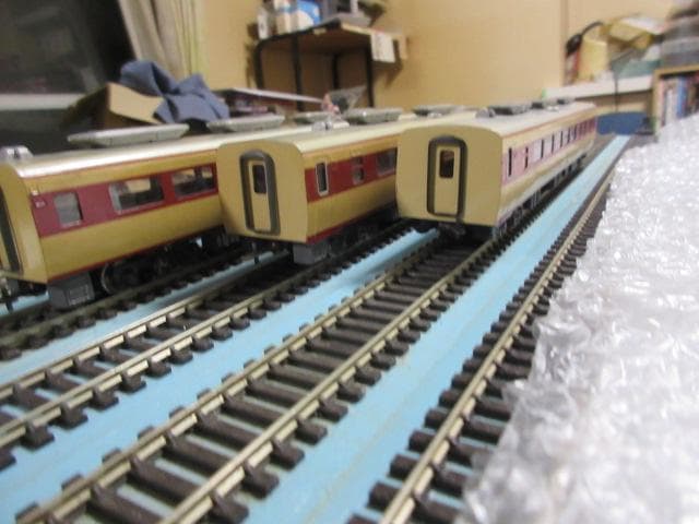 国鉄　キハ80系 気動車 ３両セット HOゲージ　(金属製 /カツミ製）②