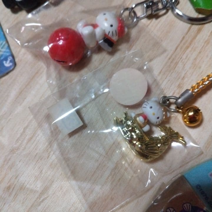 キティちゃんご当地ストラップ14個セット