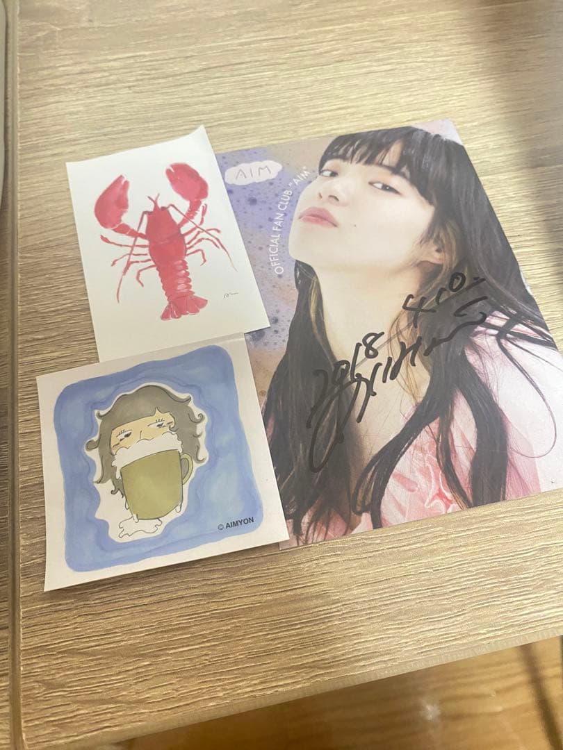 あいみょんサイン入りポストカード、ステッカーセット