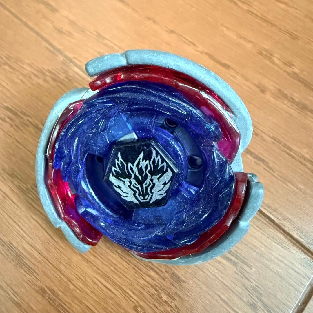 a*3様 メタルファイトベイブレードセット まとめ売り 獣エンブレム付き　第二世