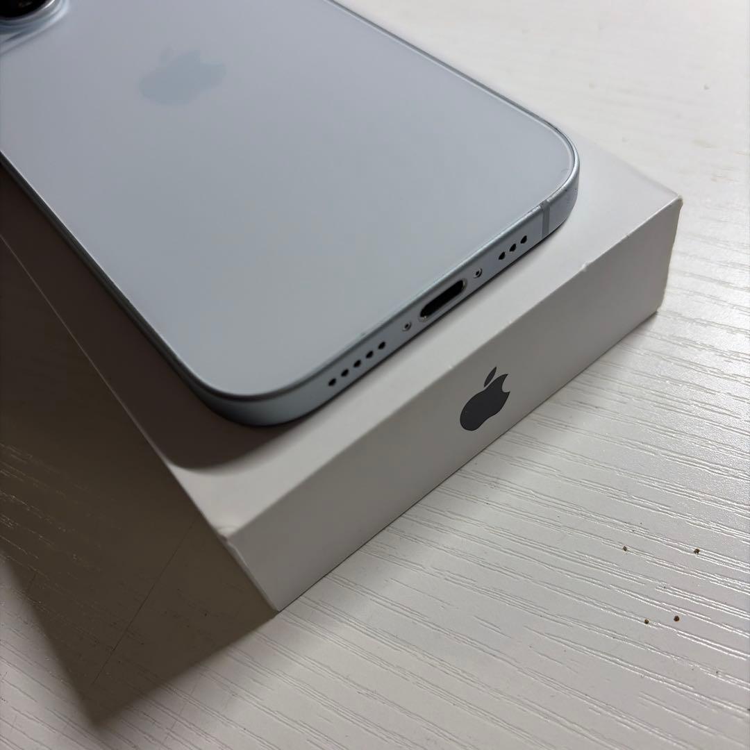 iPhone15 128GB ブルー SIMフリー 極美品