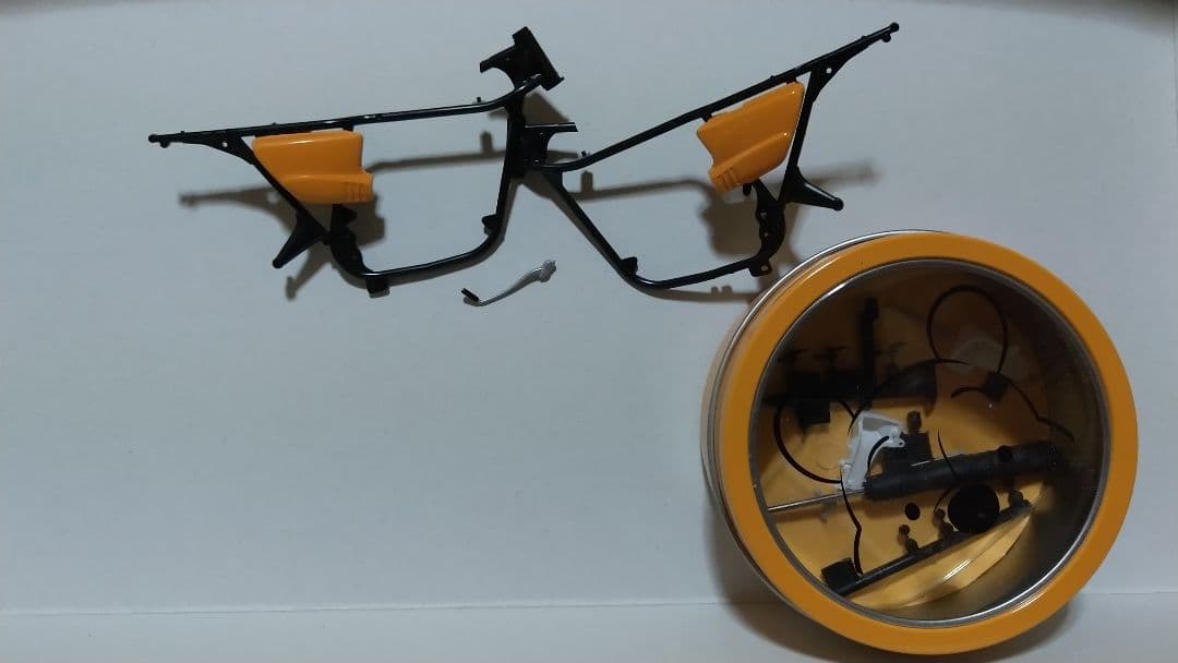 GT380プラモデル。現在製作中 マイキ－のフィギュア付きません。