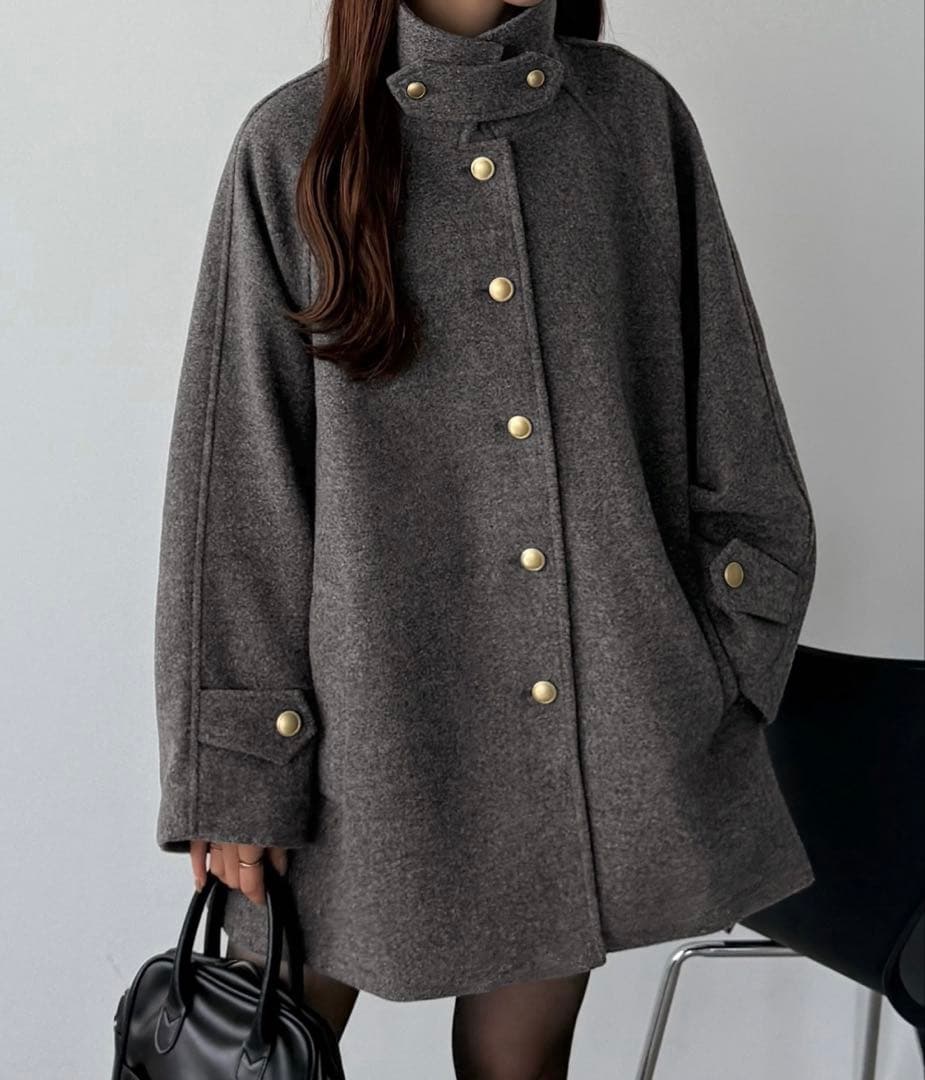 callautia ゴールドボタンミドルコート　ダークグレー