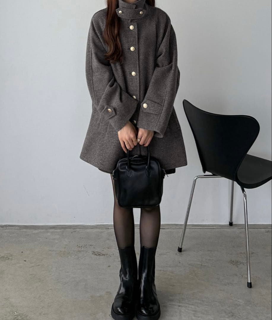 callautia ゴールドボタンミドルコート　ダークグレー