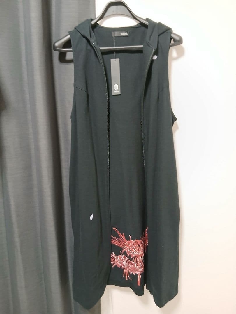 HYDE着用【袖無しパーカー(彼岸花赤)】WARLOCK