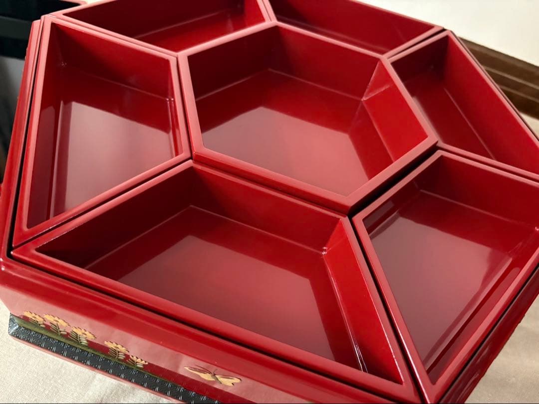 紅房 べんぼう 琉球漆器 朱漆花鳥箔絵六角東道盆 梅 牡丹 鳥 蝶