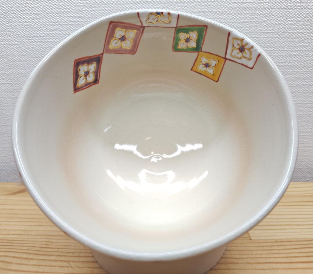 送料込【逢絢亭・新品】茶道具 茶碗 京焼 雛に花菱の図 伊坂清香 共箱入り