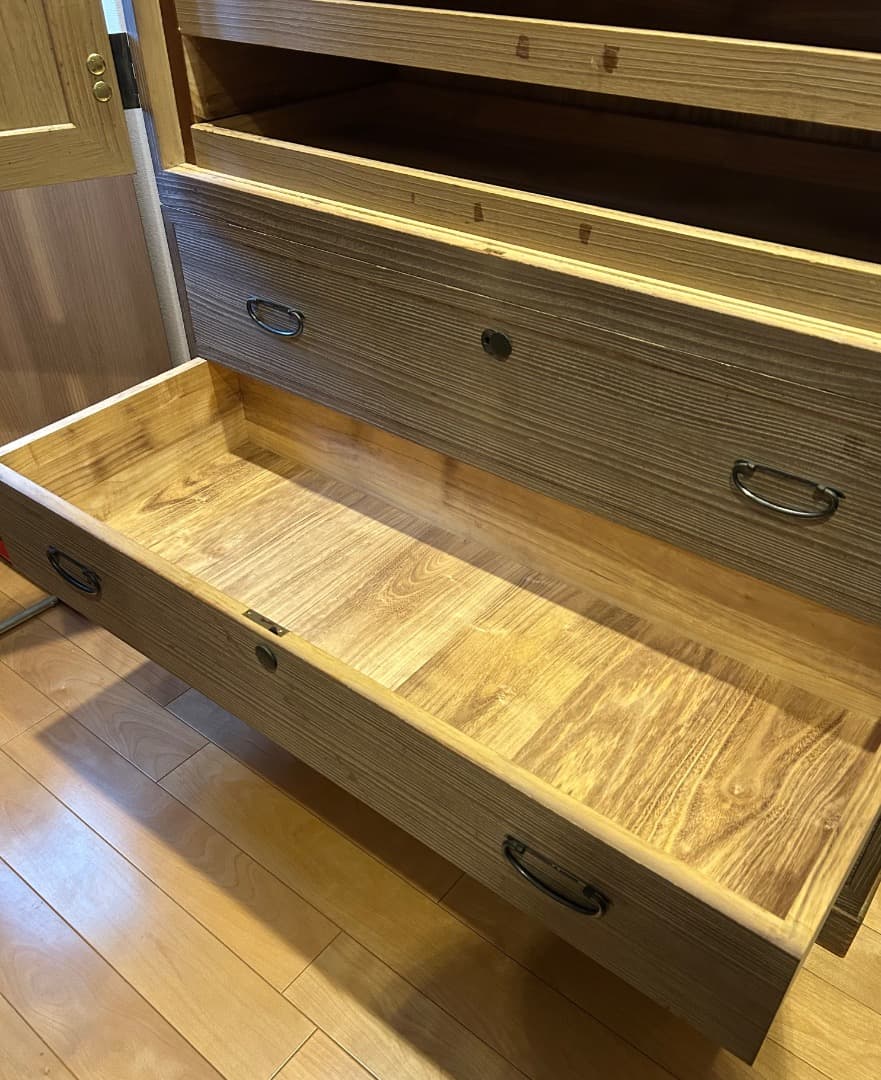 【中古品】桐箪笥　着物収納　時代家具　桐製　アンティーク　昭和レトロ　送料込