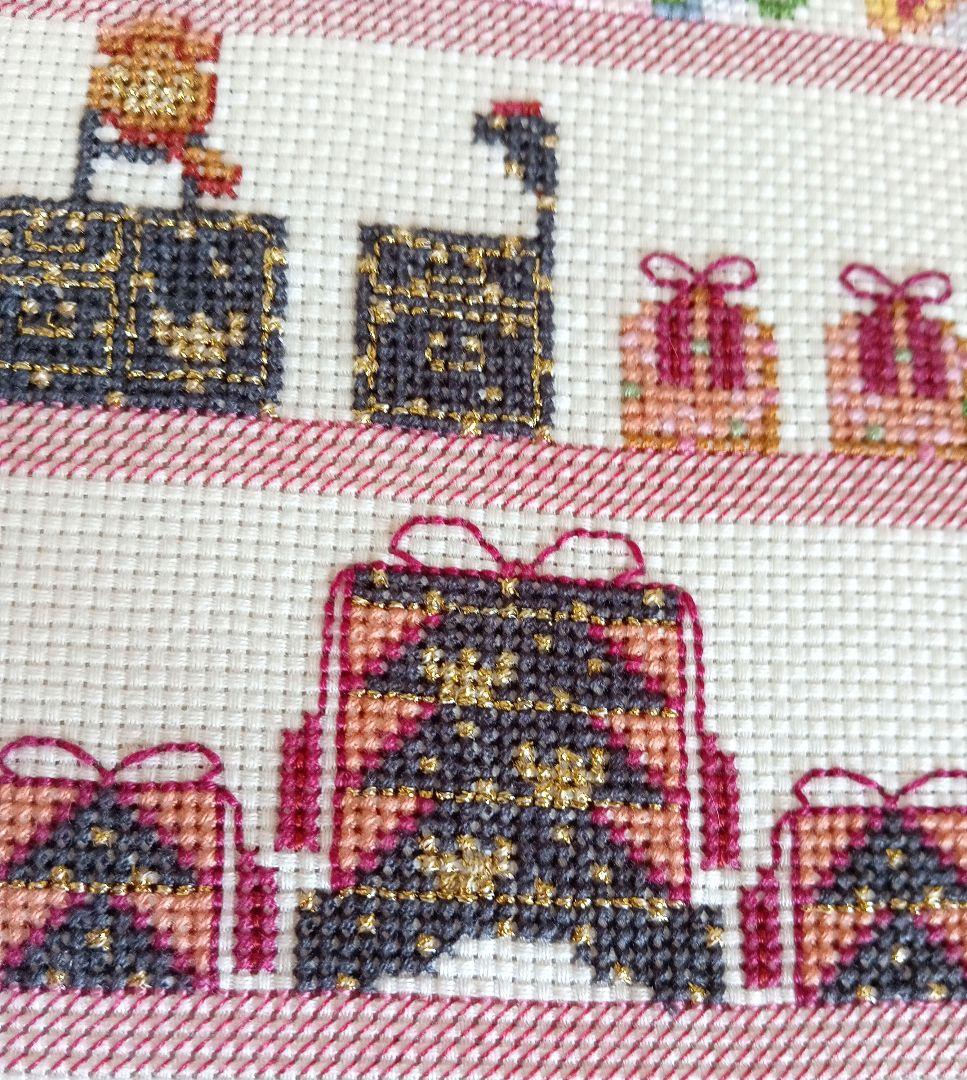 ぱんなちゃん　ホビーラホビーレクロスステッチ〈雛段飾り〉完成品