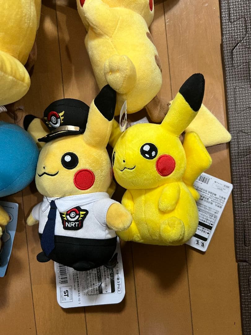 ピカチュウのぬいぐるみ　9つまとめ売り