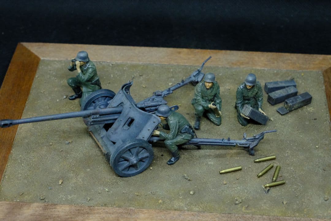 タミヤ 対戦車砲 5cm（1/35） プラモデル完成品　ジオラマベース付き