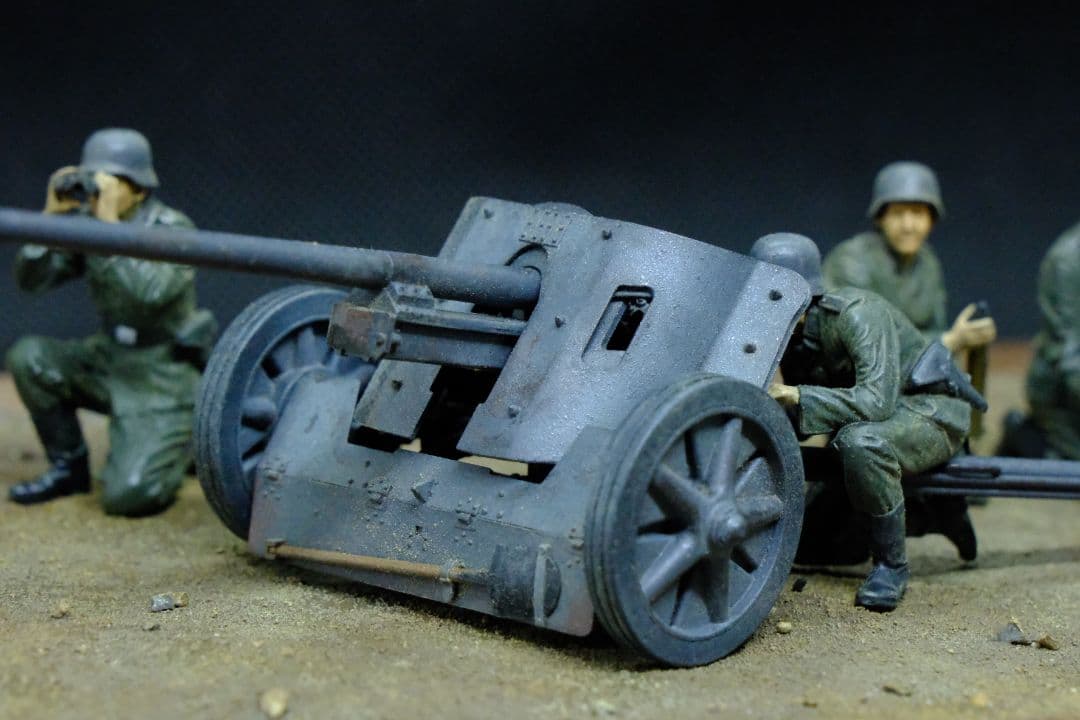 タミヤ 対戦車砲 5cm（1/35） プラモデル完成品　ジオラマベース付き