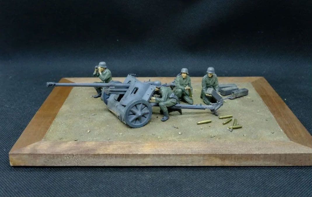 タミヤ 対戦車砲 5cm（1/35） プラモデル完成品　ジオラマベース付き