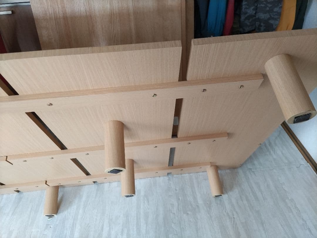 全国送料無料！！北欧テイスト風ローベッド シングル コンセント付き