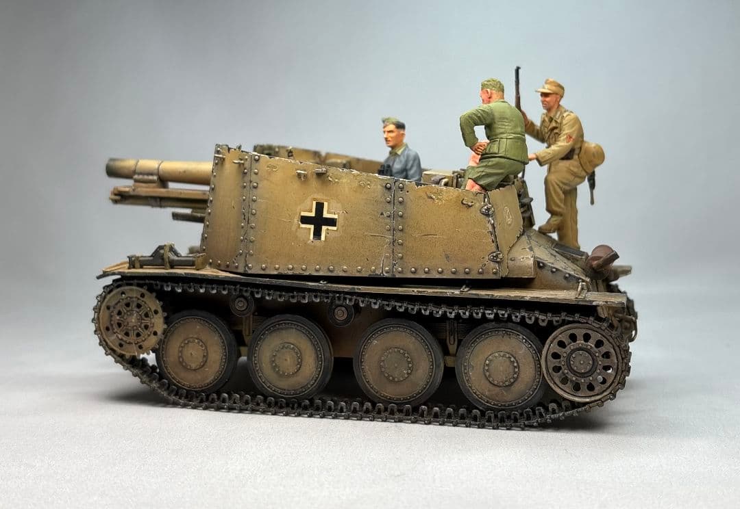 【完成品】サイバーホビー 1/35 自走歩兵砲 グリレH型 フィギュア3体付き