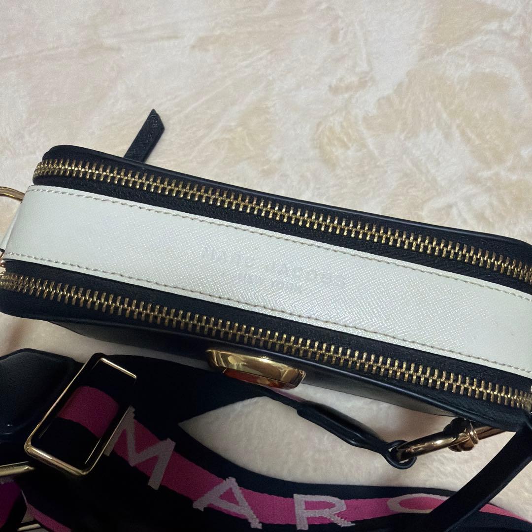 Marc Jacobs ブラック ショルダーバッグ スナップショット