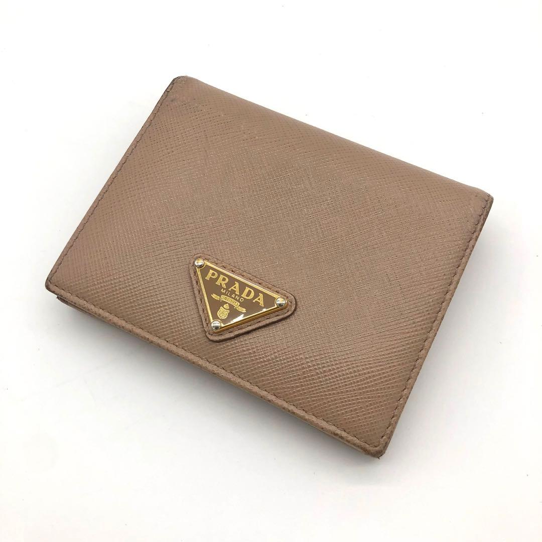 【近年型・美品✨】プラダ 二つ折り財布 サフィアーノレザー トライアングル