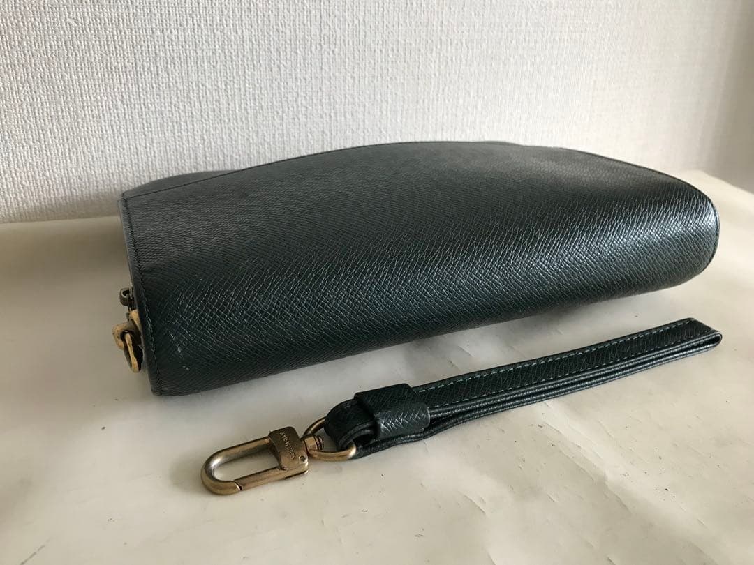 ルイヴィトン タイガ セカンドバッグ