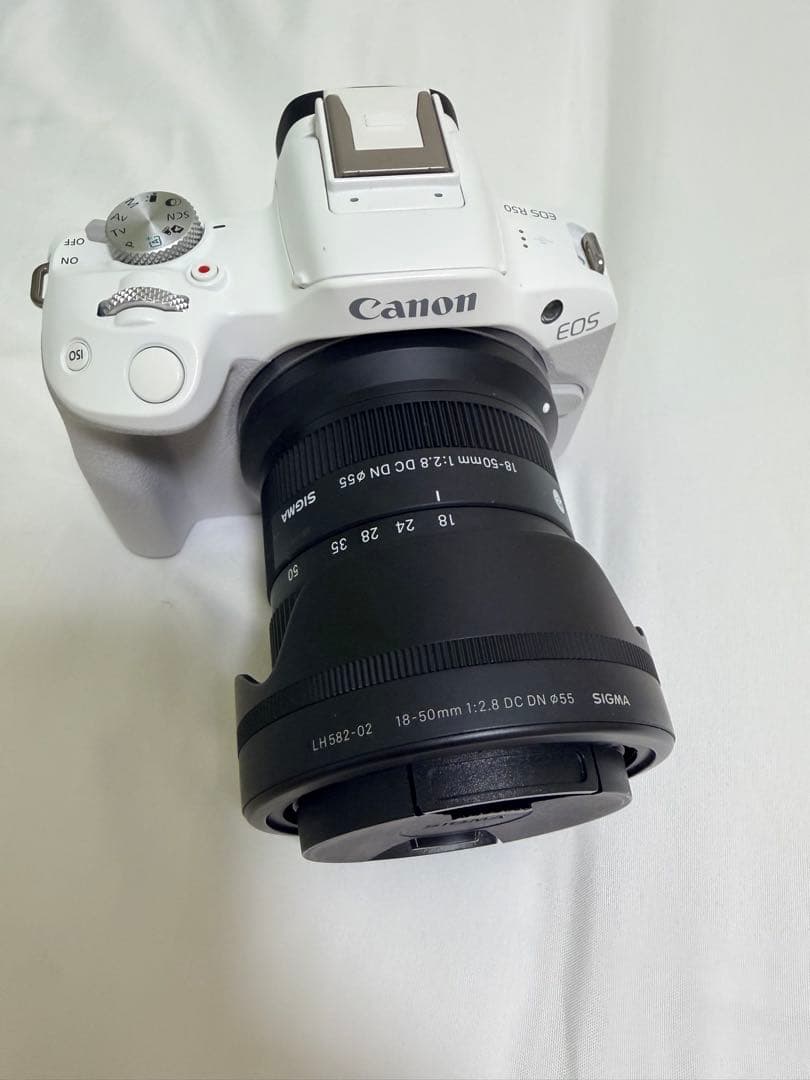 Canon EOS r50 ホワイト Sigma 18-50mmレンズ