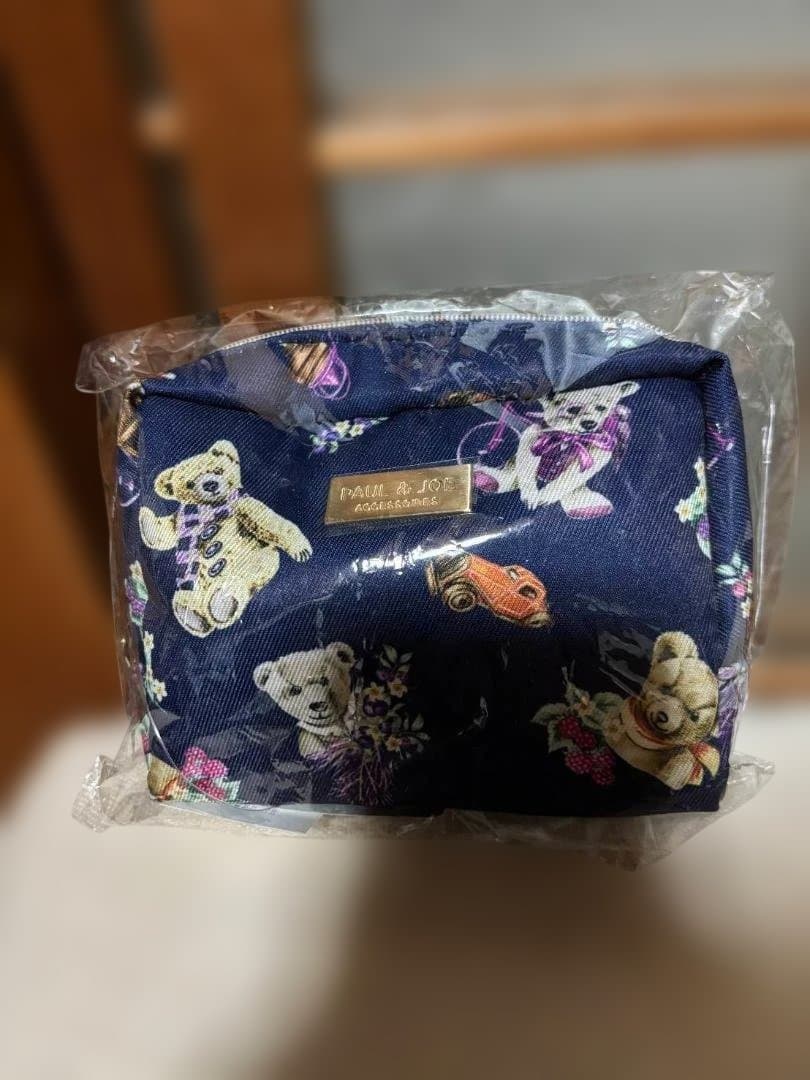 ポール＆ジョー テディベア柄ポーチ　コードレスミニストレートヘアアイロン